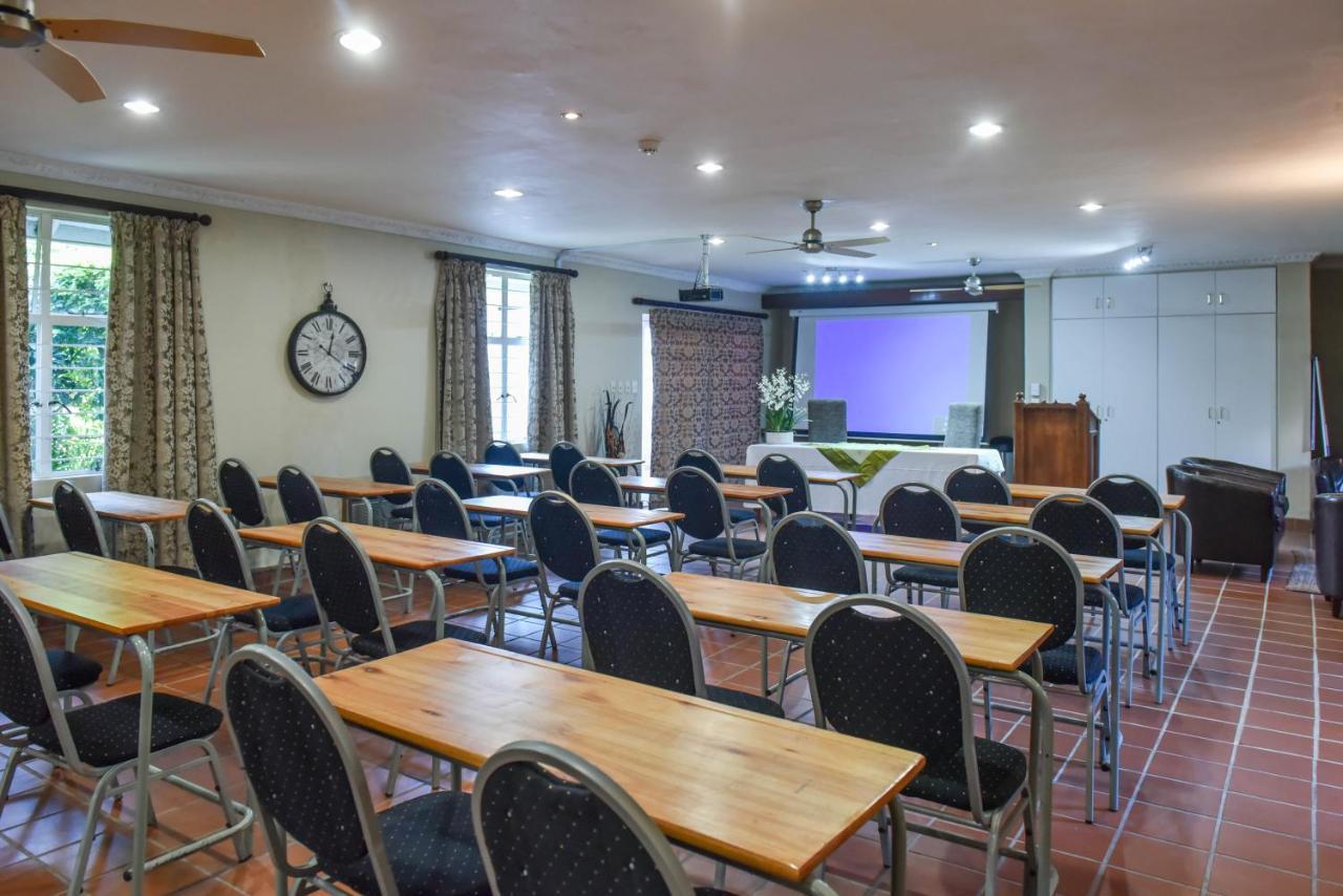 Oxford Lodge Vryheid Extérieur photo